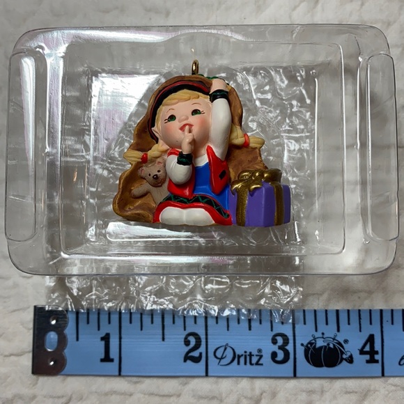 Vintage 2001 “Curious the Elf” Hallmark Keepsake Collector’s Club Ornament w/Box - Picture 2 of 10